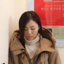 강변북로에 서 있는 여자.jpg