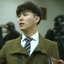 강용운 김기자 표정다시2.jpg