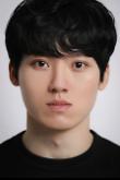 유호재 프로필_정면.jpg